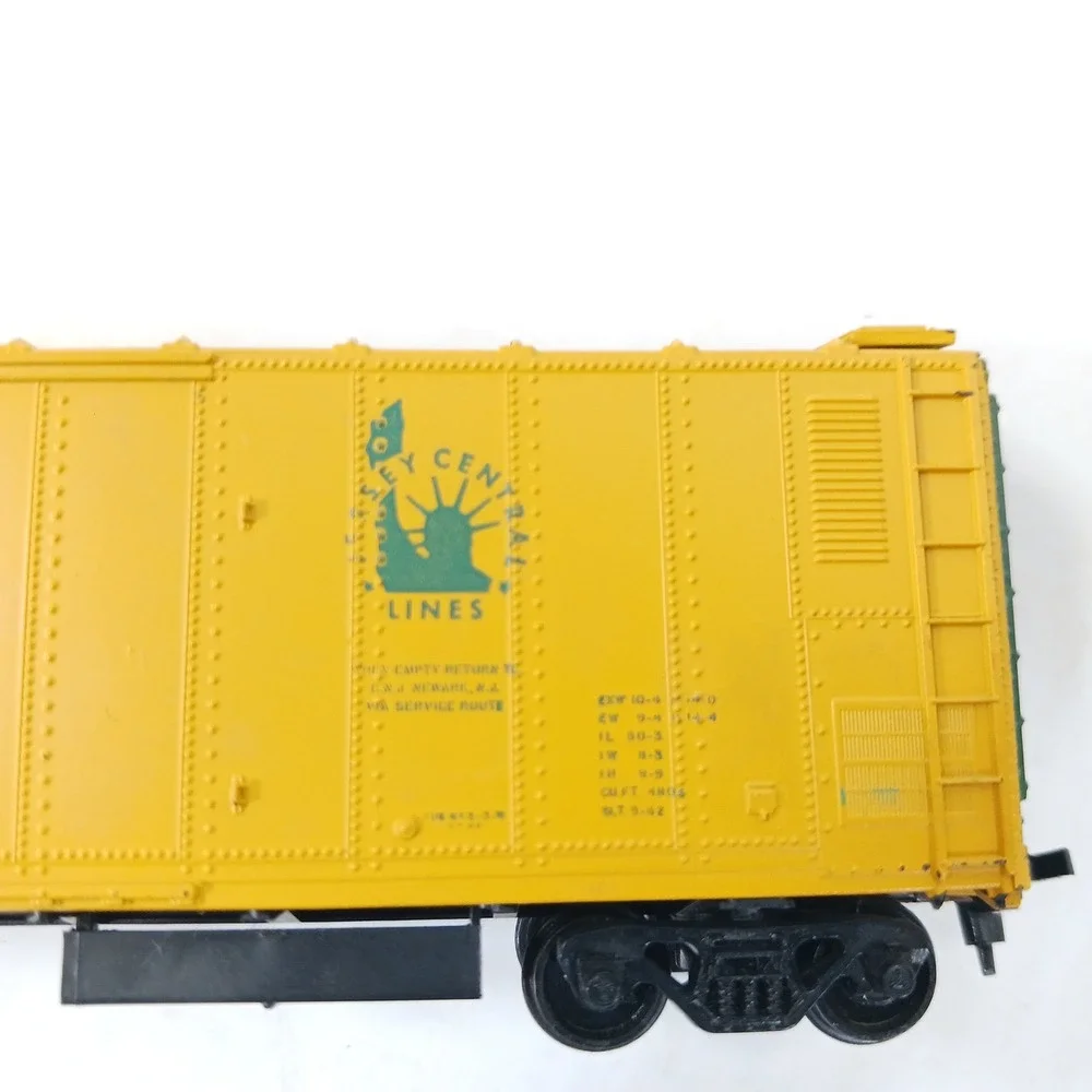 Jersey Central Lines HO Scale Boxcar NJDX 41035 Yellow Green Model Train Car